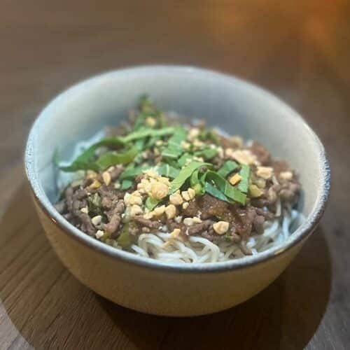 Recette Nouilles chinoises au bœuf épicé beurre de cacahuète